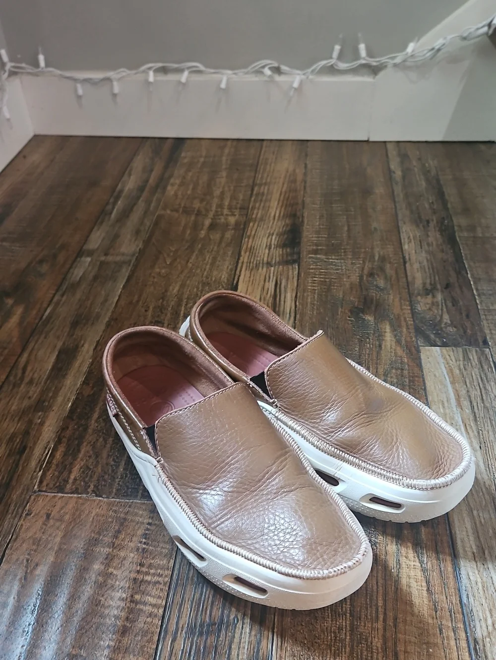 CROCS Tideline Tan Brown Leather‎ Slip-On Loafers with Beige Sole